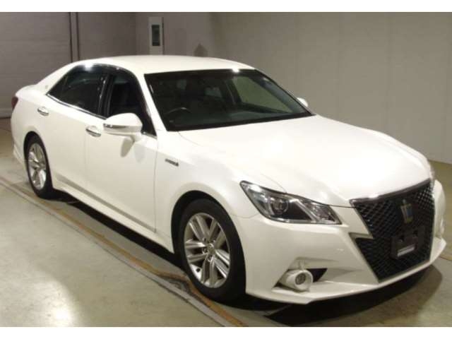 TOYOTA CROWN HYBRID