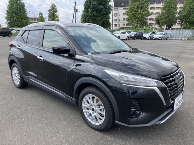 NISSAN KICKS