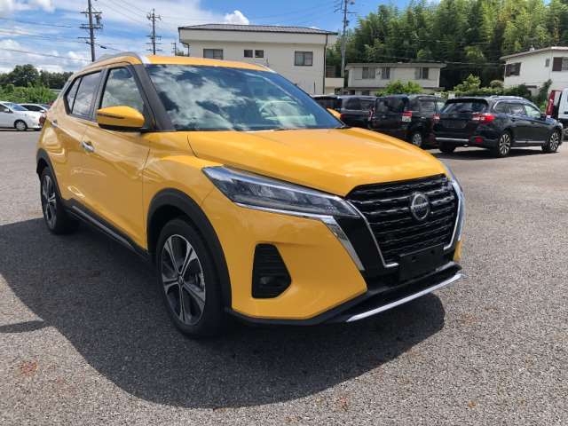 NISSAN KICKS