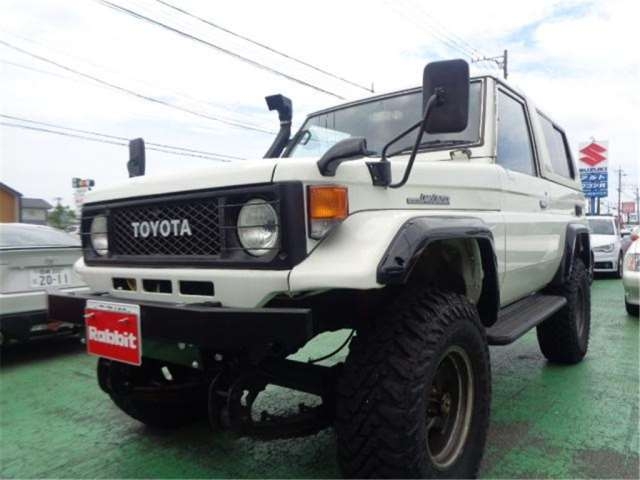 TOYOTA LAND CRUISER 70