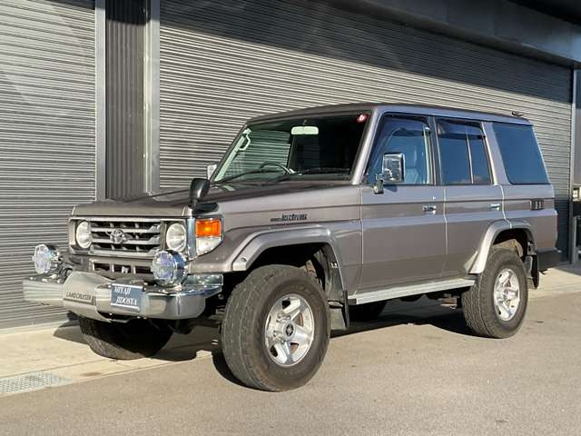 TOYOTA LAND CRUISER 70