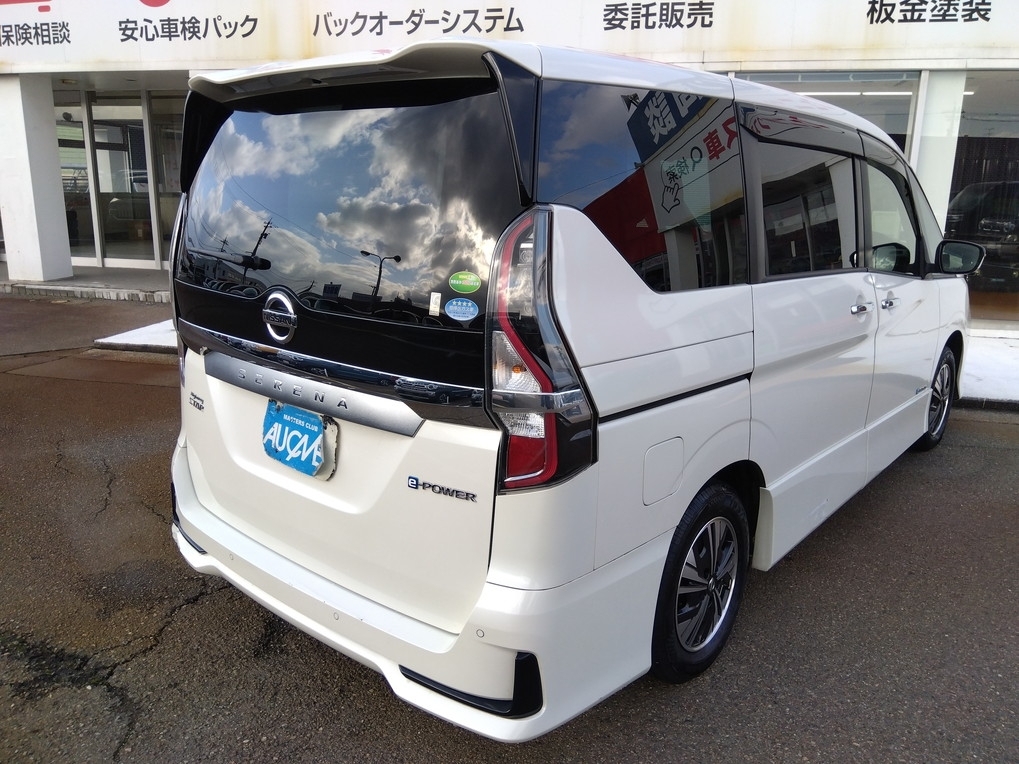 NISSAN SERENA