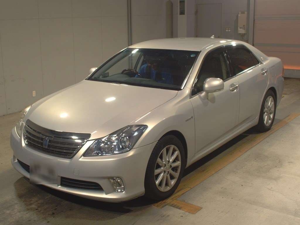 TOYOTA CROWN HYBRID