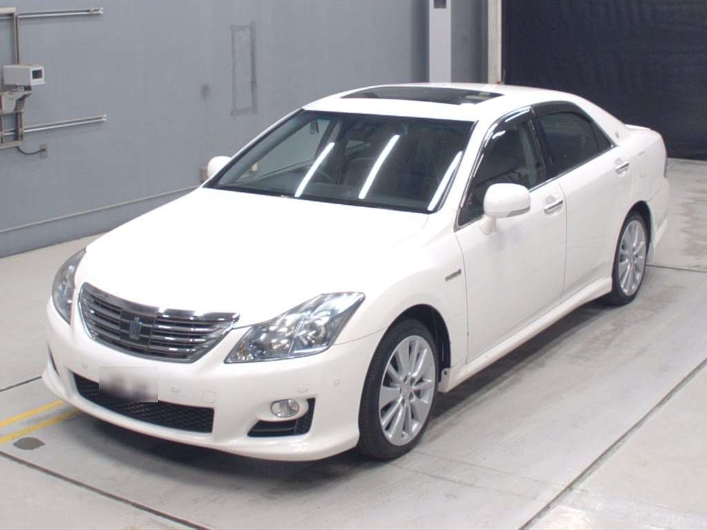 TOYOTA CROWN HYBRID