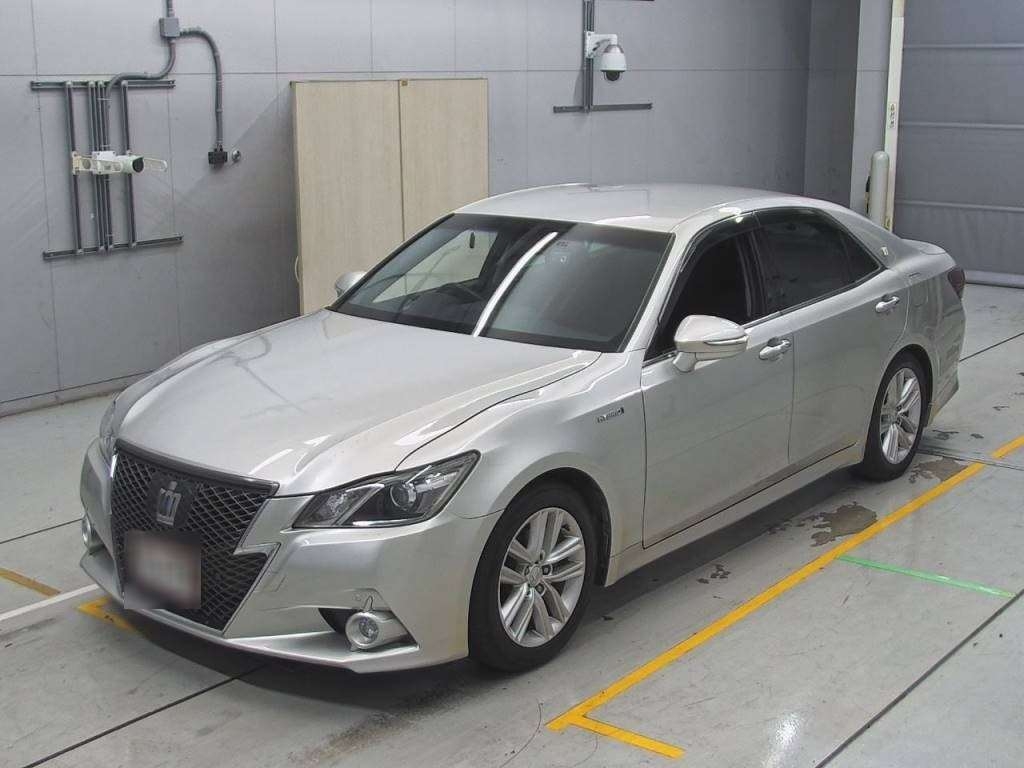 TOYOTA CROWN HYBRID