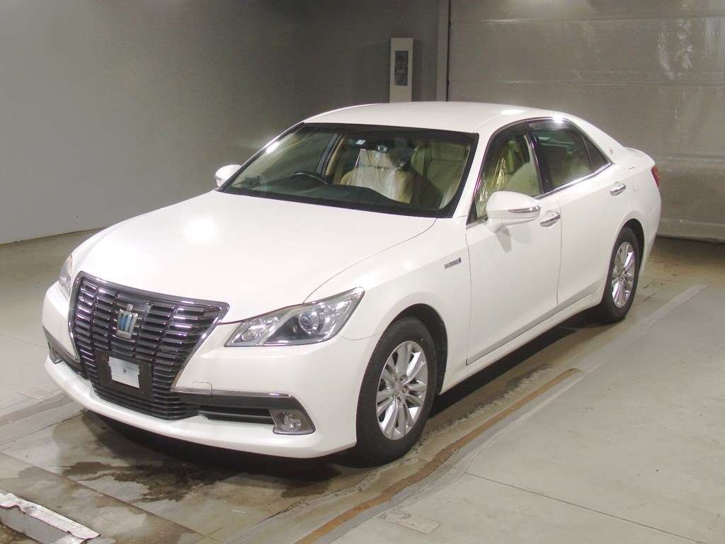 TOYOTA CROWN HYBRID