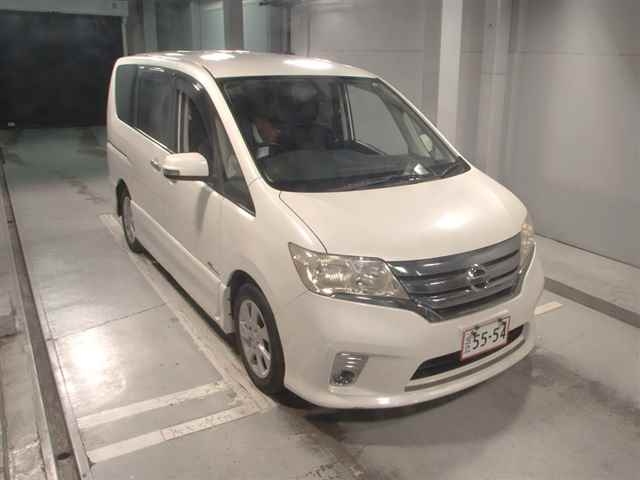 NISSAN SERENA