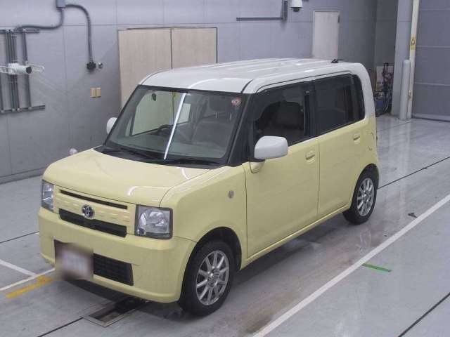 TOYOTA PIXIS SPACE
