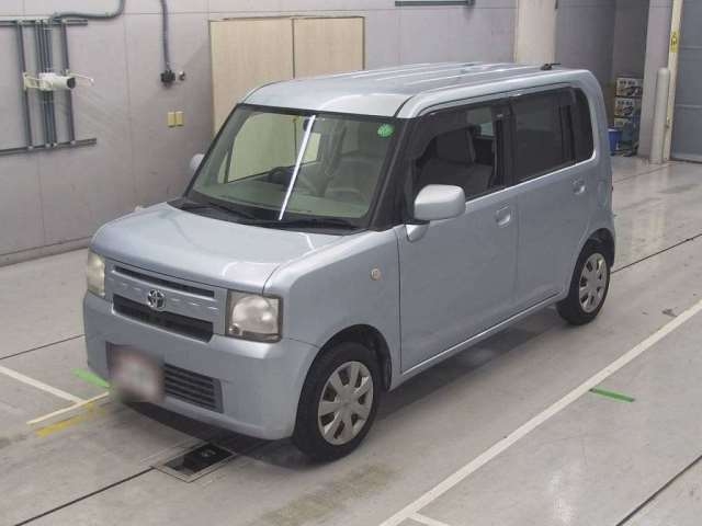 TOYOTA PIXIS SPACE