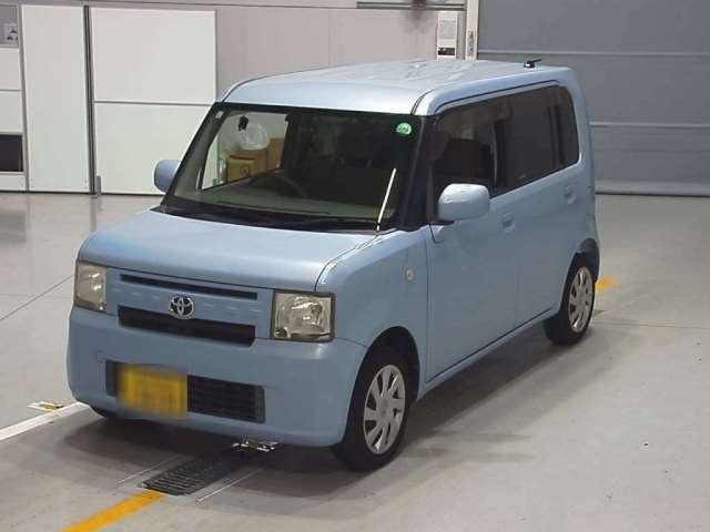 TOYOTA PIXIS SPACE