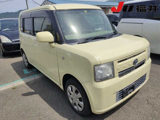 TOYOTA PIXIS SPACE
