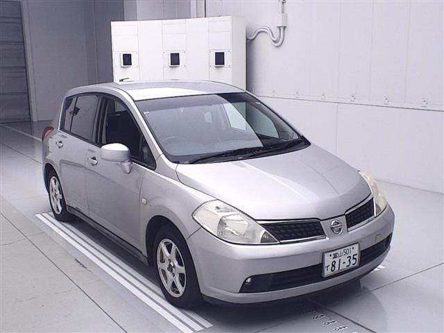 NISSAN TIIDA