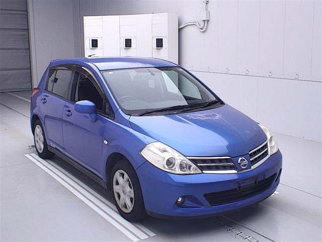 NISSAN TIIDA