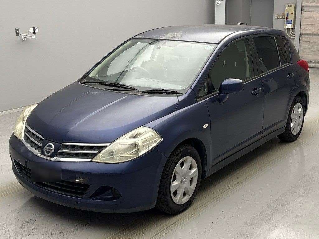 NISSAN TIIDA