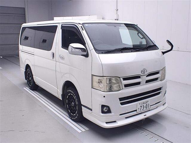 TOYOTA REGIUS ACE