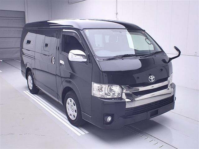 TOYOTA REGIUS ACE
