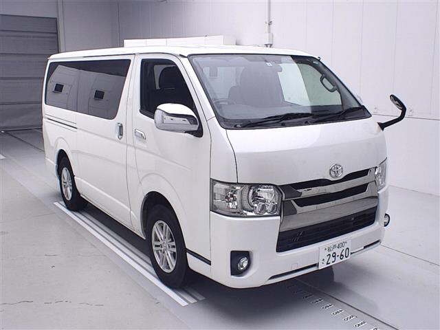TOYOTA REGIUS ACE