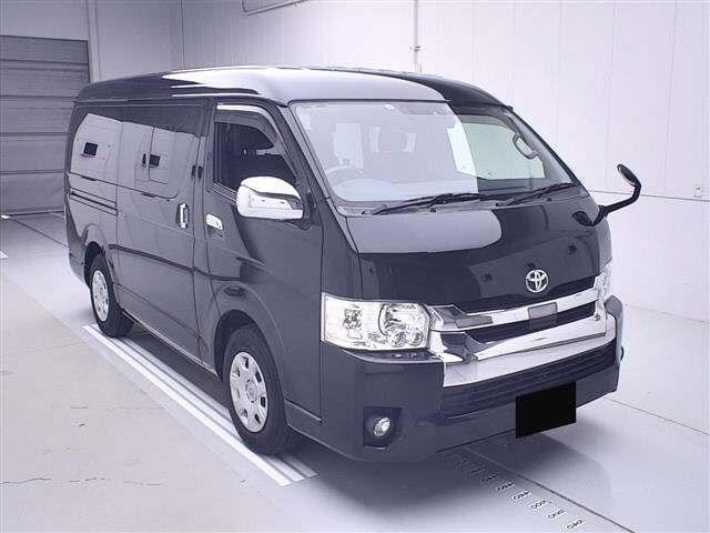 TOYOTA REGIUS ACE