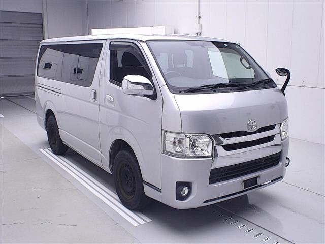 TOYOTA REGIUS ACE