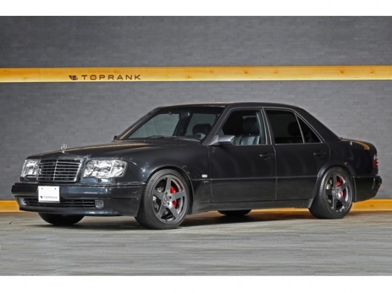 MERCEDES BENZ E CLASS