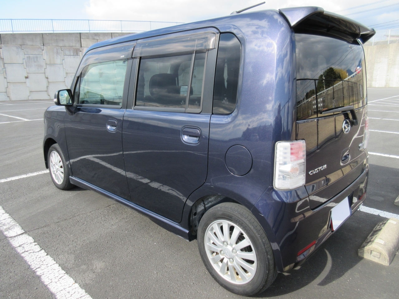DAIHATSU MOVE CONTE
