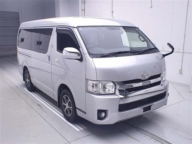 TOYOTA HIACE