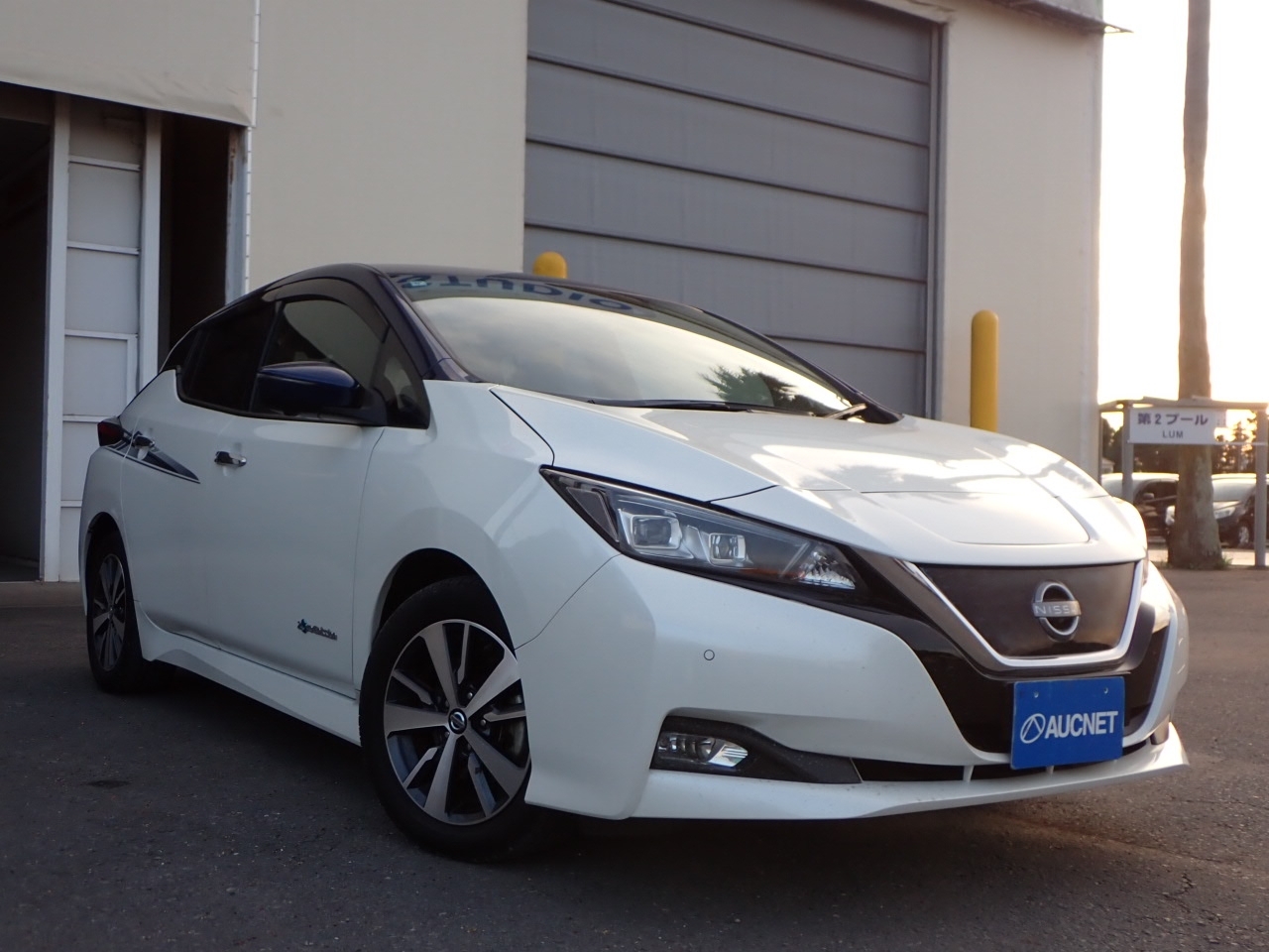 NISSAN LEAF