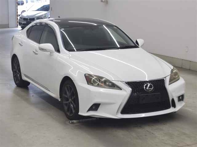 LEXUS IS