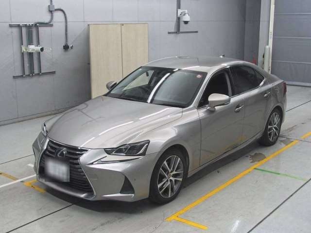 LEXUS IS