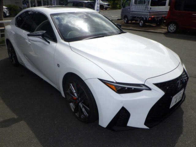 LEXUS IS