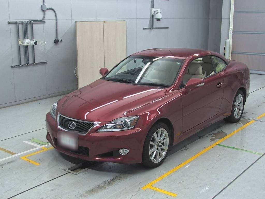 LEXUS IS
