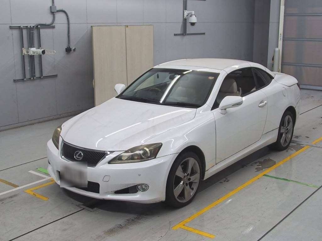 LEXUS IS