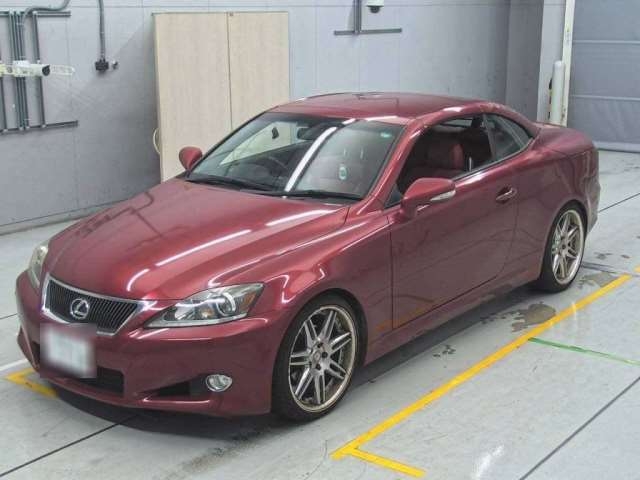 LEXUS IS