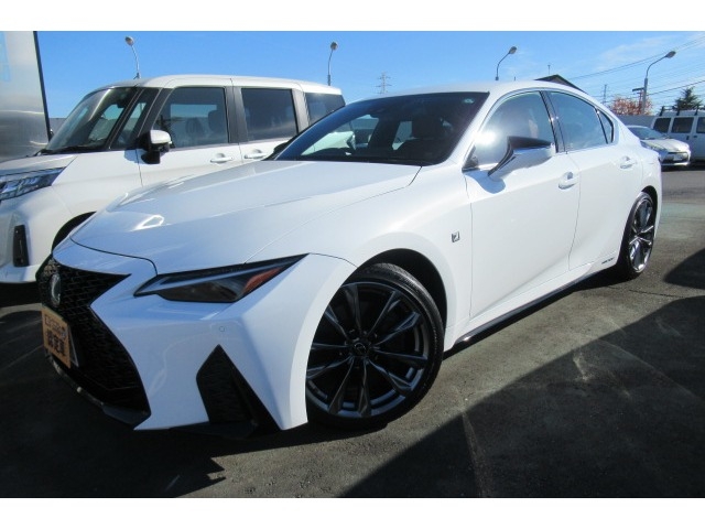 LEXUS IS