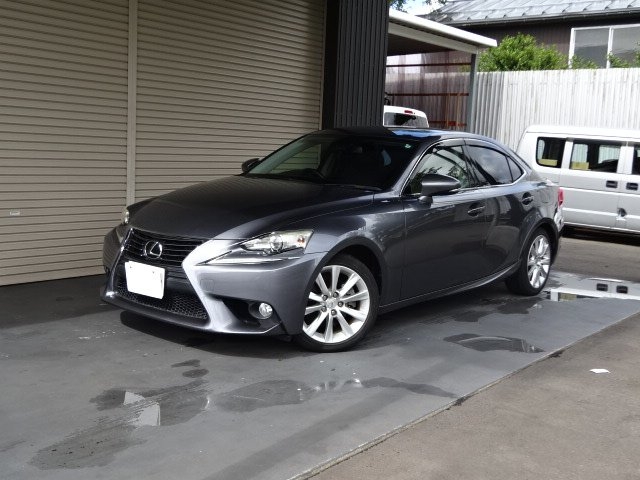 LEXUS IS