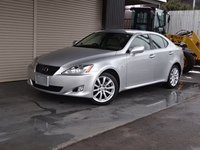 LEXUS IS
