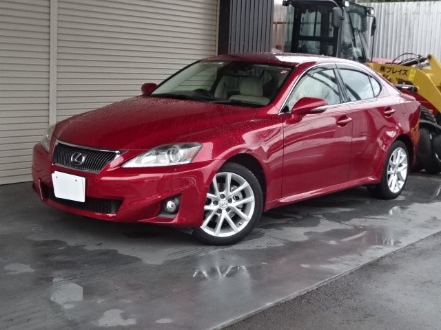 LEXUS IS