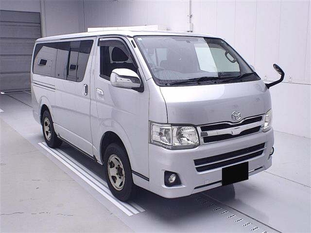 TOYOTA REGIUS ACE