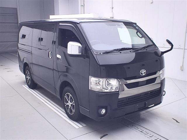 TOYOTA HIACE