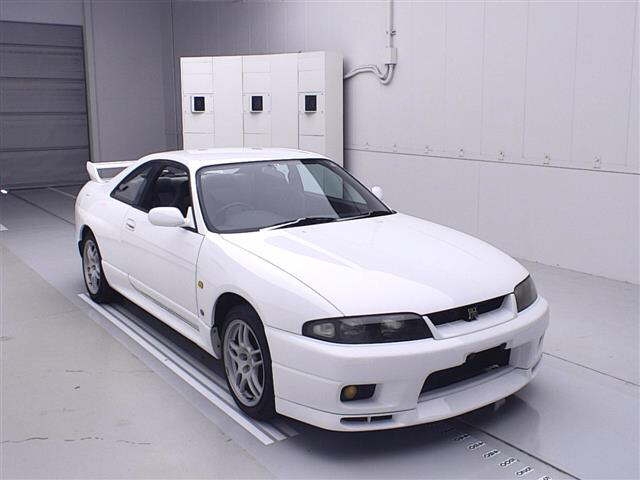 NISSAN SKYLINE