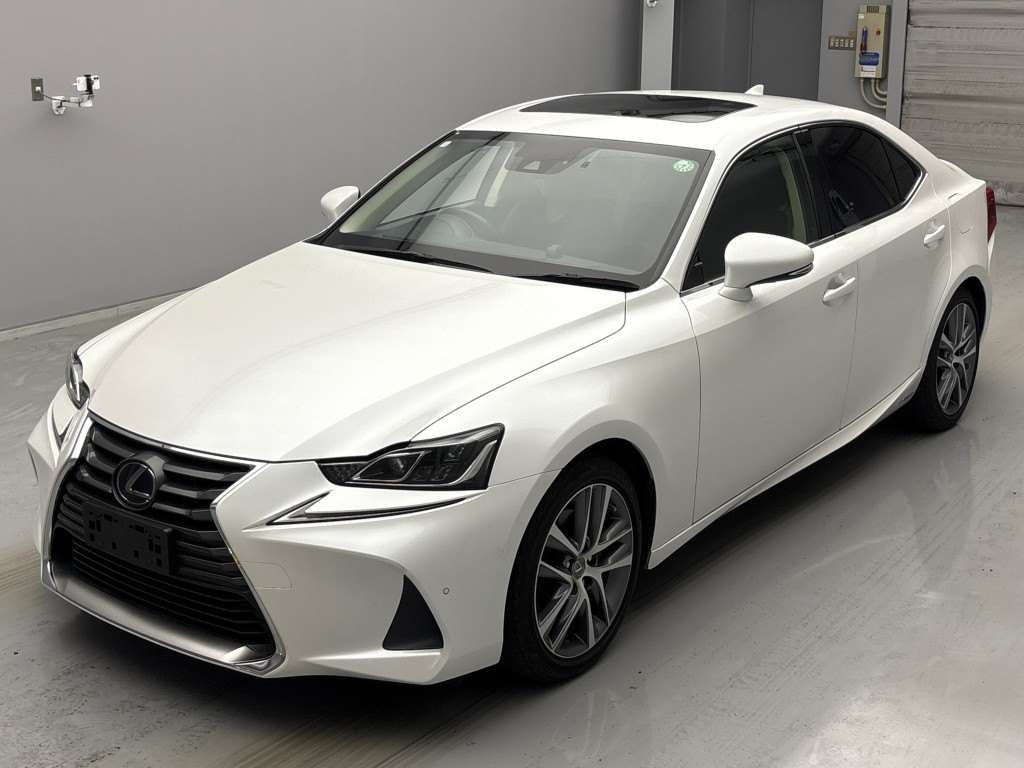 LEXUS IS