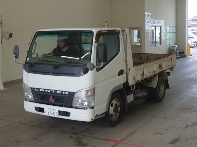 MITSUBISHI CANTER