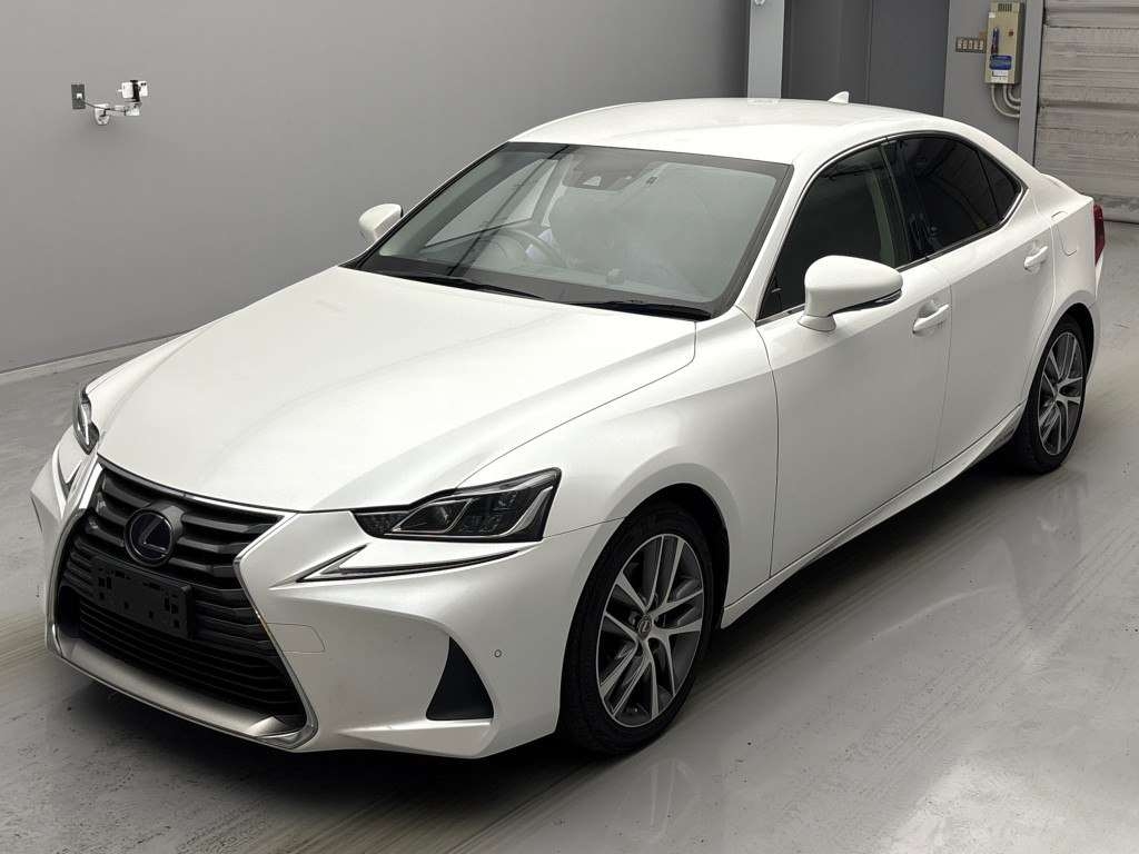 LEXUS IS