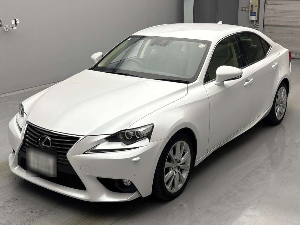 LEXUS IS