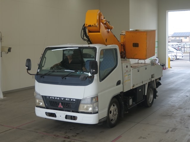 MITSUBISHI CANTER