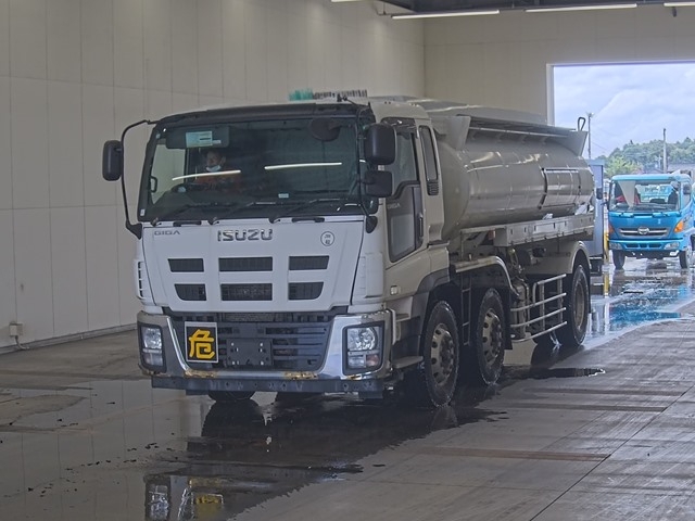 ISUZU GIGA