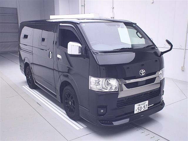 TOYOTA HIACE