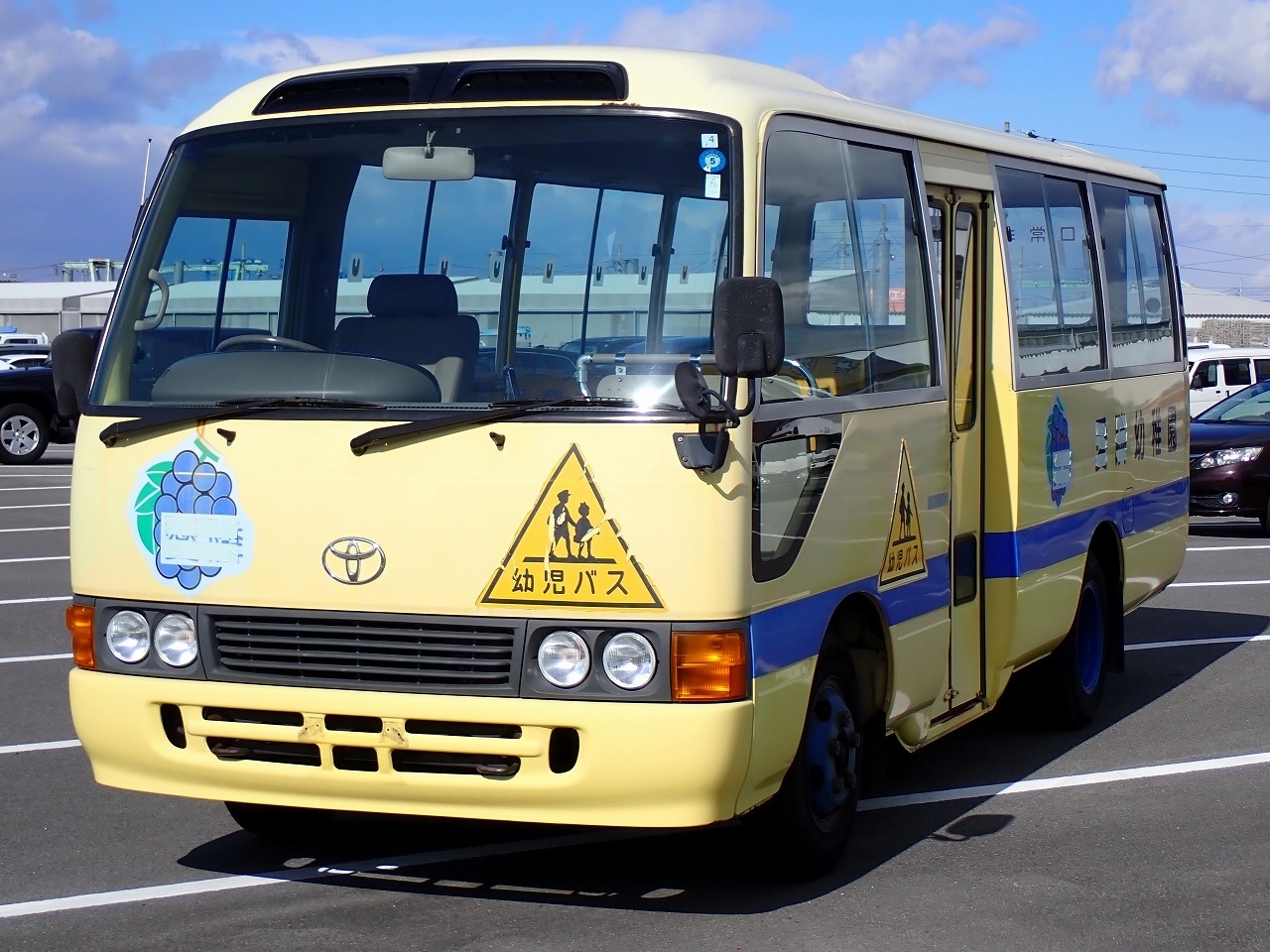 TOYOTA COASTER