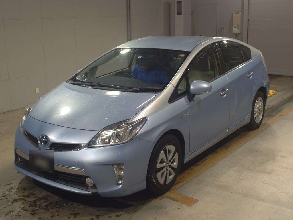 TOYOTA PRIUS PHV