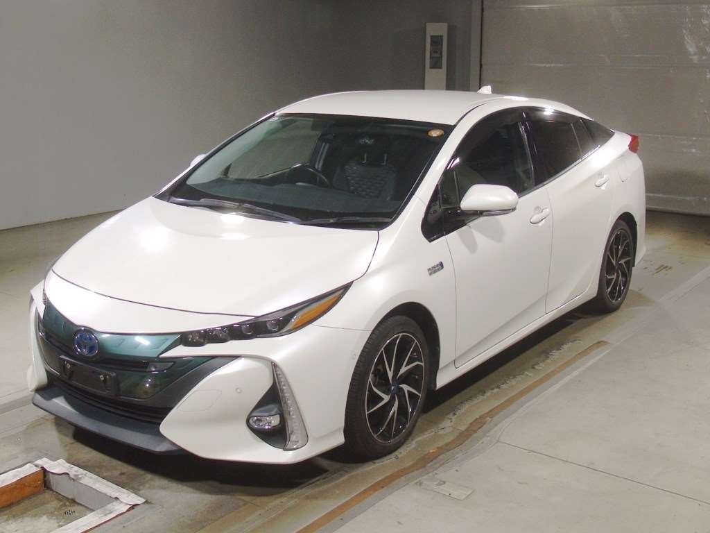 TOYOTA PRIUS PHV